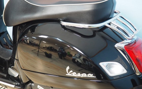 Gebrauchtmotorrad Vespa GTS 125 Super iGET - Bild 9 Gebrauchtmotorrad Vespa GTS 125 Super iGET - Bild 9