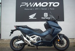 Neumotorrad Honda Forza 750