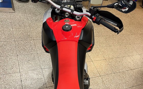 Neufahrzeug Aprilia Tuareg 660 - Bild 3 Neufahrzeug Aprilia Tuareg 660 - Bild 3