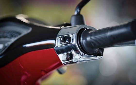 Neufahrzeug Vespa Primavera 50 Disney Mickey Mouse Edition - Bild 11