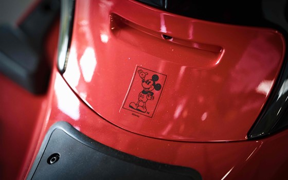 Neufahrzeug Vespa Primavera 50 Disney Mickey Mouse Edition - Bild 14