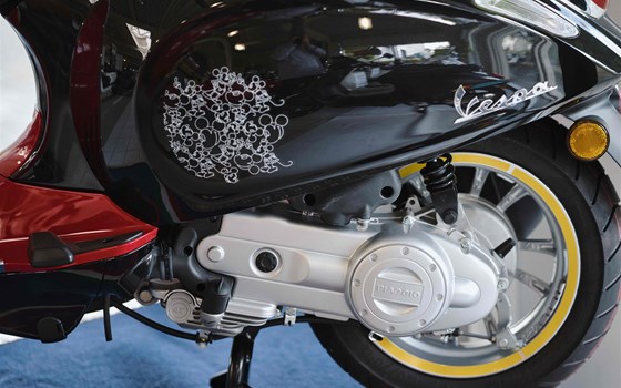 Neufahrzeug Vespa Primavera 50 Disney Mickey Mouse Edition - Bild 6