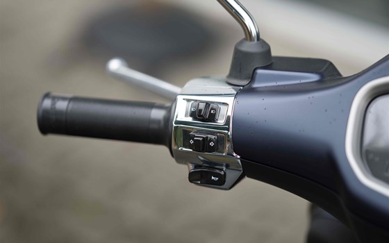 Neufahrzeug Vespa Elettrica 70 km/h - Bild 10