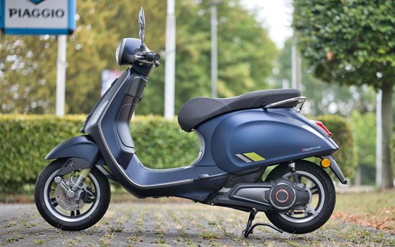 Neufahrzeug Vespa Elettrica 70 km/h - Bild 1