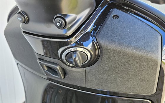 Neufahrzeug Vespa GTV 300 - Bild 6