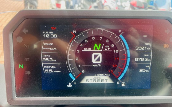 Gebrauchtmotorrad Yamaha Niken GT - Bild 3 Gebrauchtmotorrad Yamaha Niken GT - Bild 3