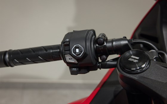 Neufahrzeug Honda CBR650R E-Clutch - Bild 12