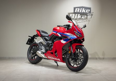 Honda CBR650R E-Clutch (Grand Prix Red)