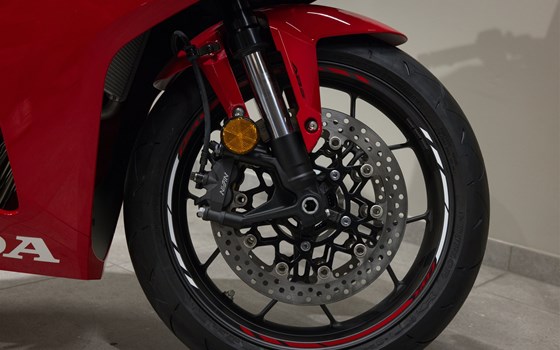 Neufahrzeug Honda CBR650R E-Clutch - Bild 8