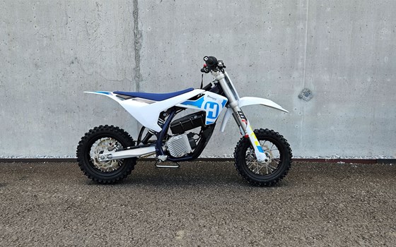Neufahrzeug Husqvarna EE 3 - Bild 1 Neufahrzeug Husqvarna EE 3 - Bild 1