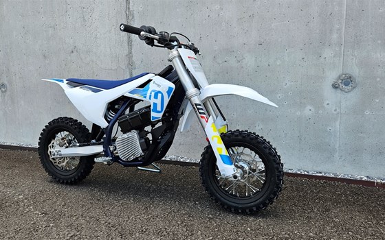 Neufahrzeug Husqvarna EE 3 - Bild 2 Neufahrzeug Husqvarna EE 3 - Bild 2