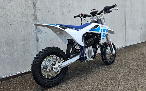 Neufahrzeug Husqvarna EE 3 - Bild 3 Neufahrzeug Husqvarna EE 3 - Bild 3