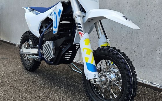 Neufahrzeug Husqvarna EE 3 - Bild 7 Neufahrzeug Husqvarna EE 3 - Bild 7