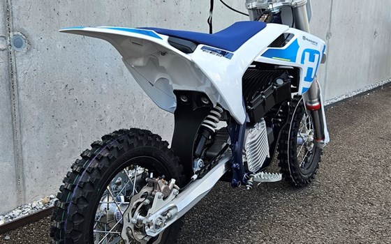 Neufahrzeug Husqvarna EE 3 - Bild 8 Neufahrzeug Husqvarna EE 3 - Bild 8
