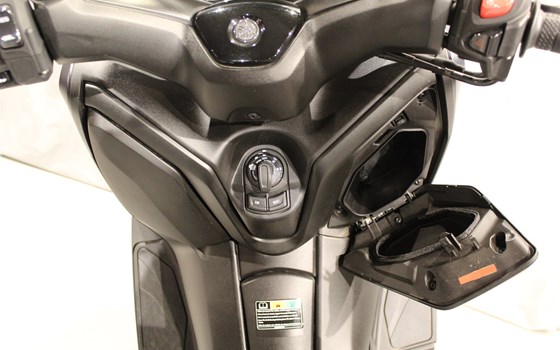 Gebrauchtmotorrad Yamaha XMAX 300 - Bild 11