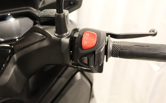 Gebrauchtmotorrad Yamaha XMAX 300 - Bild 14