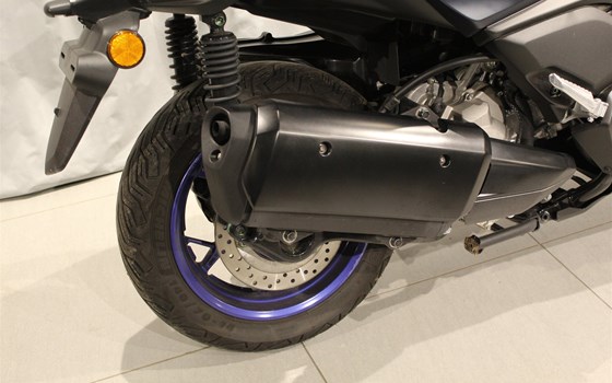 Gebrauchtmotorrad Yamaha XMAX 300 - Bild 3