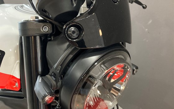 Gebrauchtmotorrad Ducati Scrambler Urban Motard - Bild 6 Gebrauchtmotorrad Ducati Scrambler Urban Motard - Bild 6