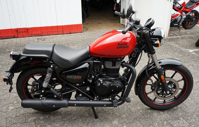 Royal Enfield Meteor 350 Supernova