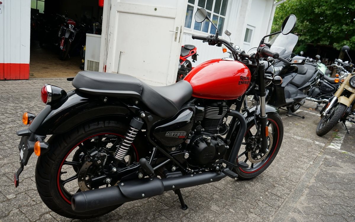 Zum Vergrößern bitte anklicken! Angebot Royal Enfield Meteor 350 Supernova