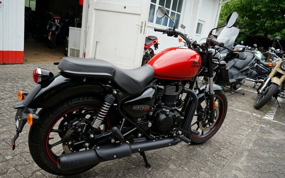 Gebrauchtmotorrad Royal Enfield Meteor 350 Supernova - Bild 10