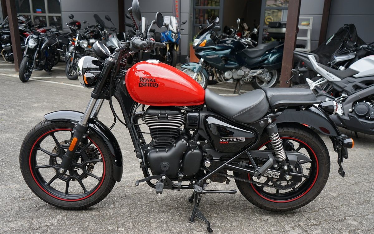 Zum Vergrößern bitte anklicken! Angebot Royal Enfield Meteor 350 Supernova