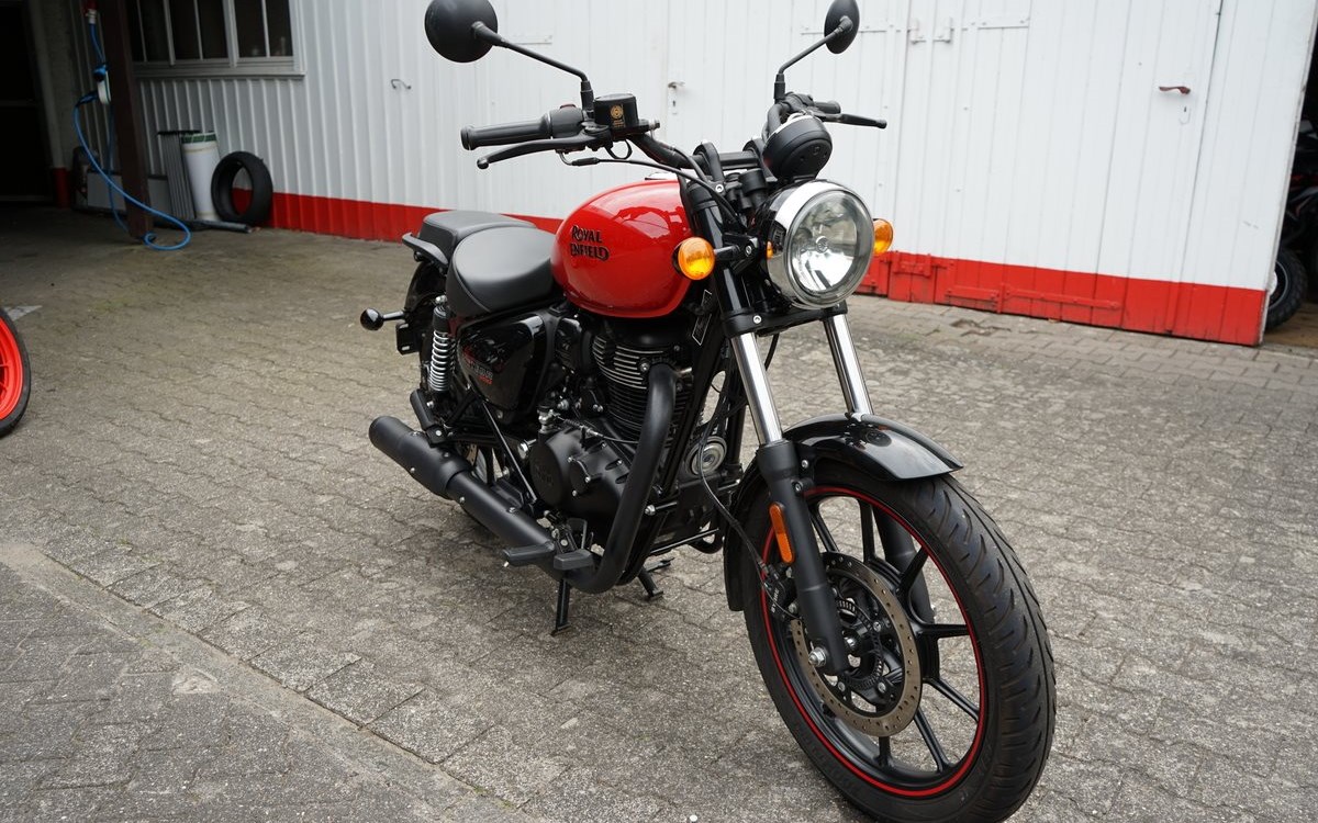 Zum Vergrößern bitte anklicken! Angebot Royal Enfield Meteor 350 Supernova