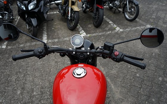 Gebrauchtmotorrad Royal Enfield Meteor 350 Supernova - Bild 9