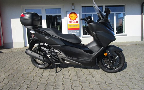 Gebrauchtmotorrad Honda Forza 125 - Bild 1