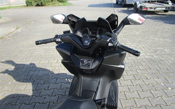 Gebrauchtmotorrad Honda Forza 125 - Bild 4