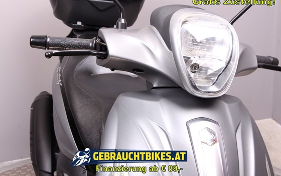 Gebrauchtmotorrad Piaggio Beverly 300 - Bild 2 Gebrauchtmotorrad Piaggio Beverly 300 - Bild 2