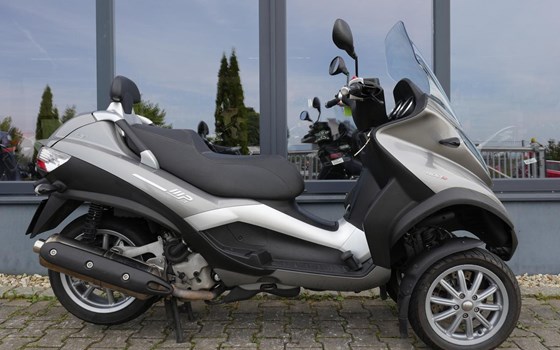 Gebrauchtmotorrad Piaggio MP3 400 - Bild 1