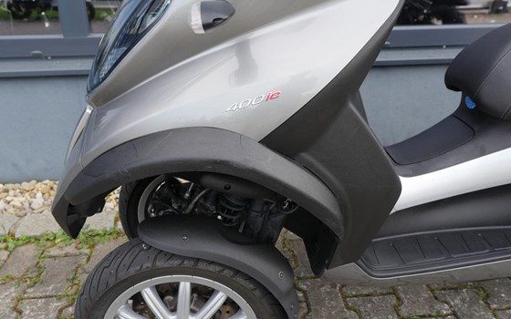 Gebrauchtmotorrad Piaggio MP3 400 - Bild 11