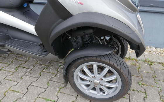 Gebrauchtmotorrad Piaggio MP3 400 - Bild 18