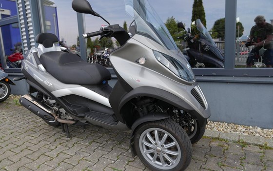 Gebrauchtmotorrad Piaggio MP3 400 - Bild 5