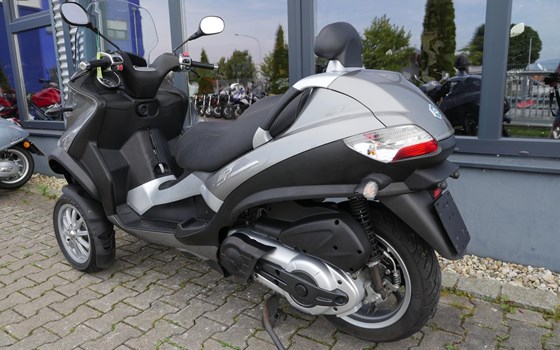 Gebrauchtmotorrad Piaggio MP3 400 - Bild 8