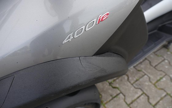 Gebrauchtmotorrad Piaggio MP3 400 - Bild 14