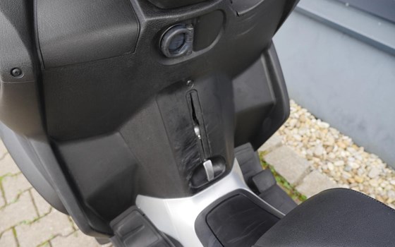 Gebrauchtmotorrad Piaggio MP3 400 - Bild 15