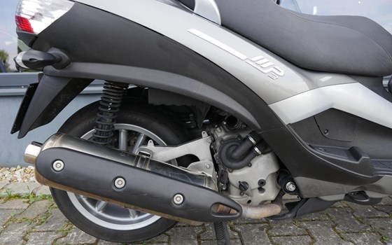 Gebrauchtmotorrad Piaggio MP3 400 - Bild 19