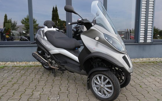 Gebrauchtmotorrad Piaggio MP3 400 - Bild 3