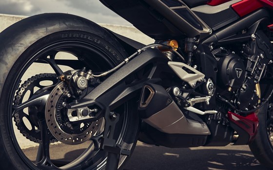 Neufahrzeug Triumph Street Triple 765 RS - Bild 11