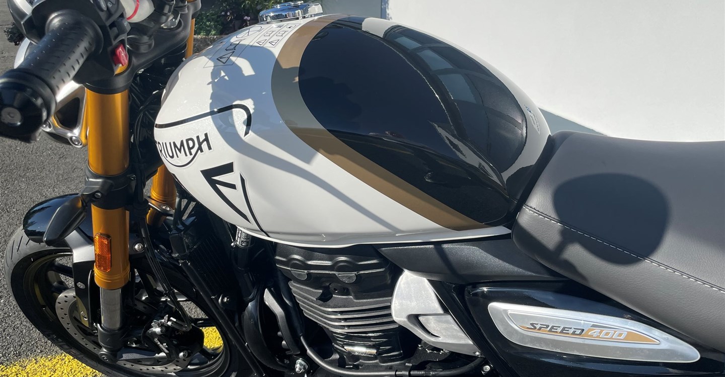 Zum Vergrößern bitte anklicken! Angebot Triumph Speed 400