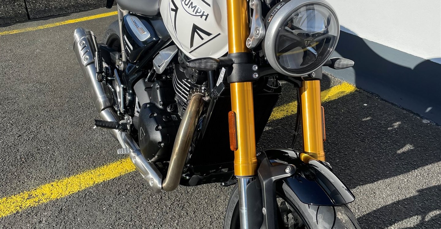 Zum Vergrößern bitte anklicken! Angebot Triumph Speed 400