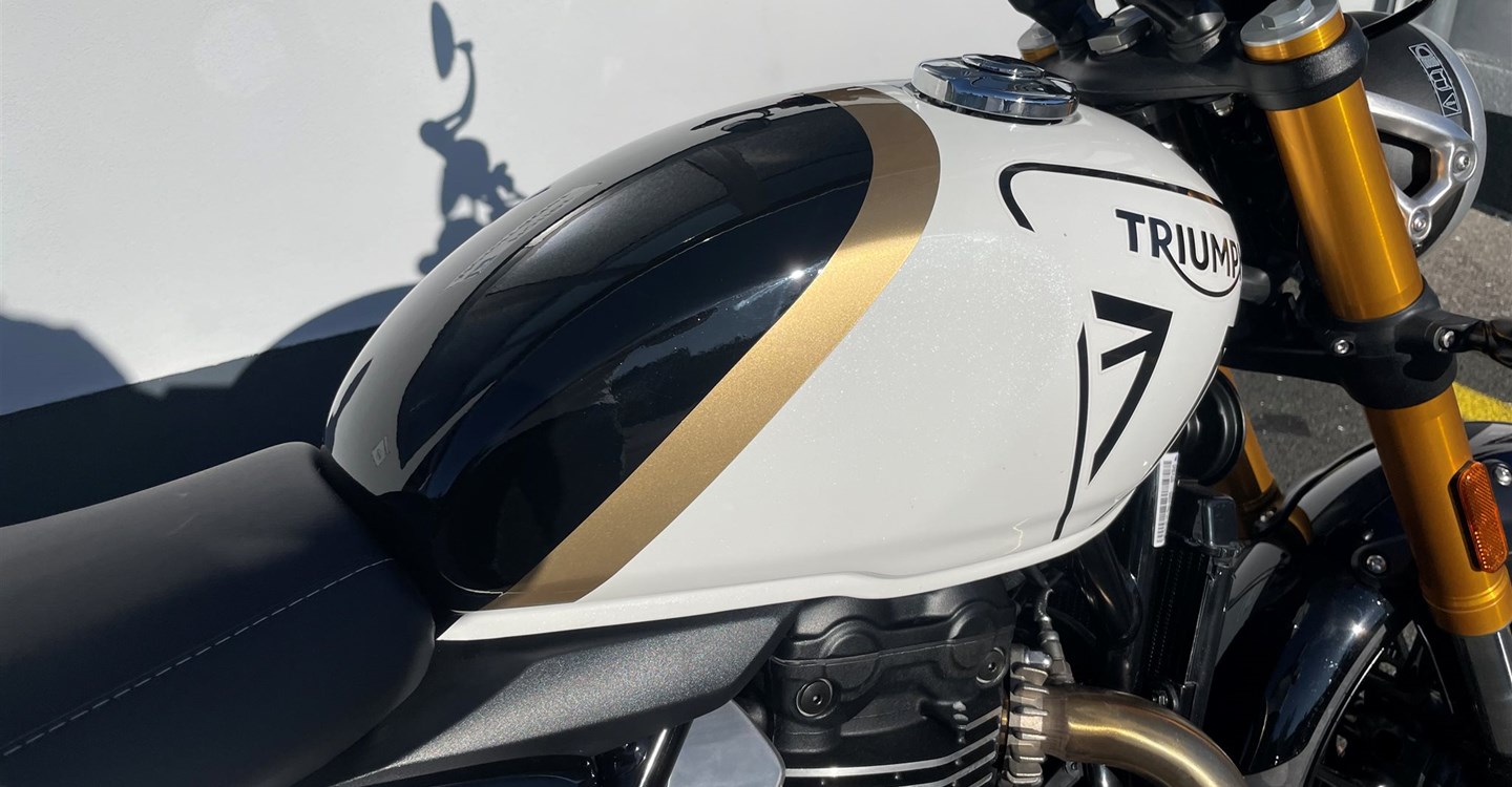 Zum Vergrößern bitte anklicken! Angebot Triumph Speed 400