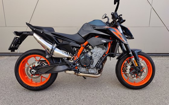 Gebrauchtmotorrad KTM 890 Duke R - Bild 1 Gebrauchtmotorrad KTM 890 Duke R - Bild 1