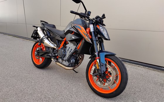 Gebrauchtmotorrad KTM 890 Duke R - Bild 2 Gebrauchtmotorrad KTM 890 Duke R - Bild 2