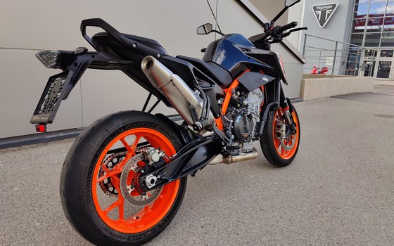 Gebrauchtmotorrad KTM 890 Duke R - Bild 4 Gebrauchtmotorrad KTM 890 Duke R - Bild 4