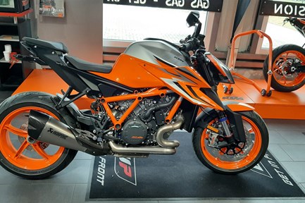 KTM 1290 Super Duke R EVO