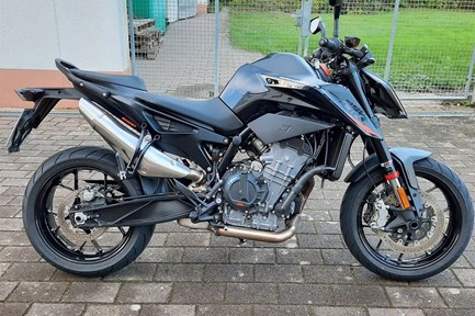 KTM 890 Duke