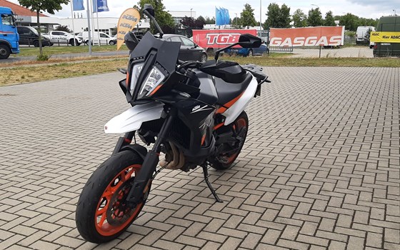 Gebrauchtmotorrad KTM 890 SMT - Bild 2